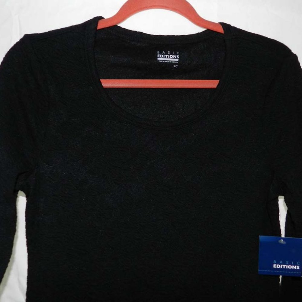 Basic Editions Women S Black LS Roses Pattern Top